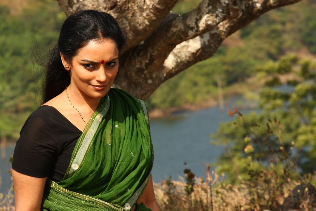 Shweta Menon - Thaaram Tamil Movie Stills | Picture 37672